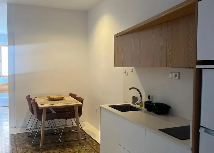 Trianasuites 公寓 *